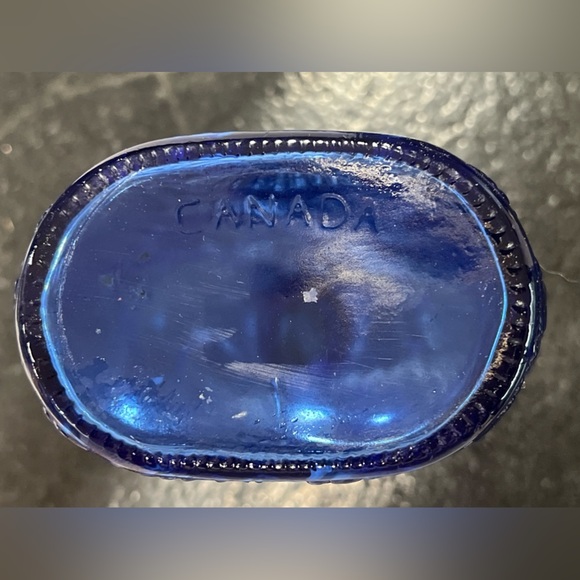 Vintage Libbey Cobalt Blue glass seashell design - Picture 3 of 3